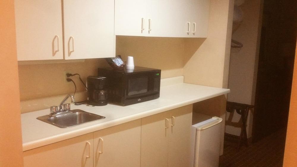 Best Value Inn & Suites Парри-Саунд Экстерьер фото