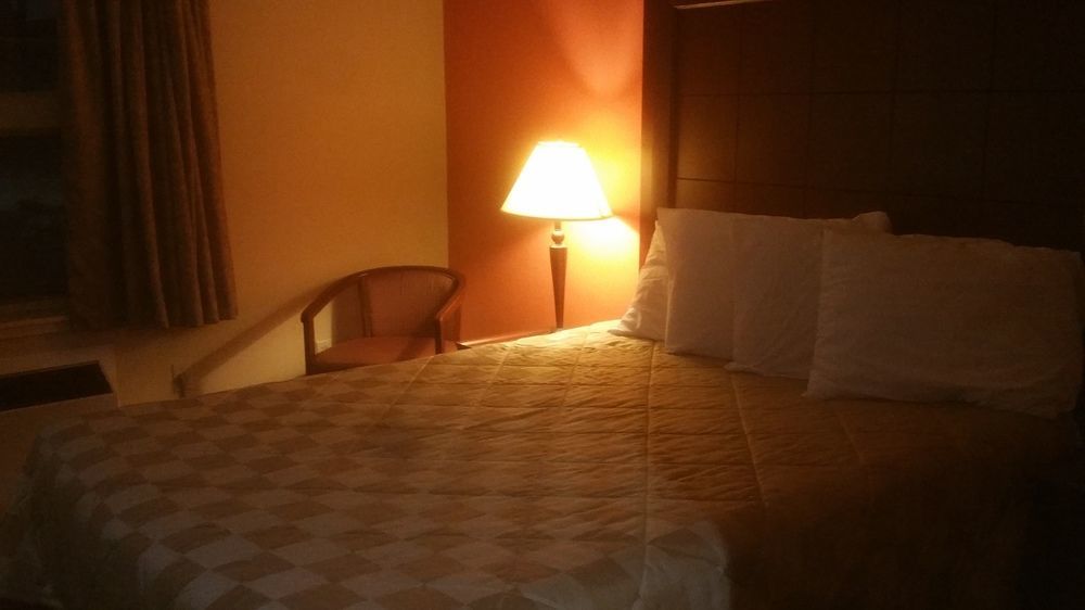 Best Value Inn & Suites Парри-Саунд Экстерьер фото