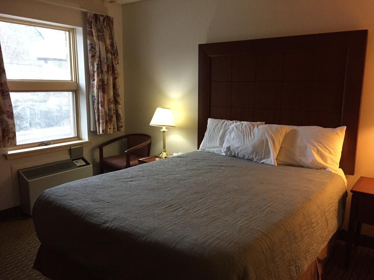 Best Value Inn & Suites Парри-Саунд Экстерьер фото