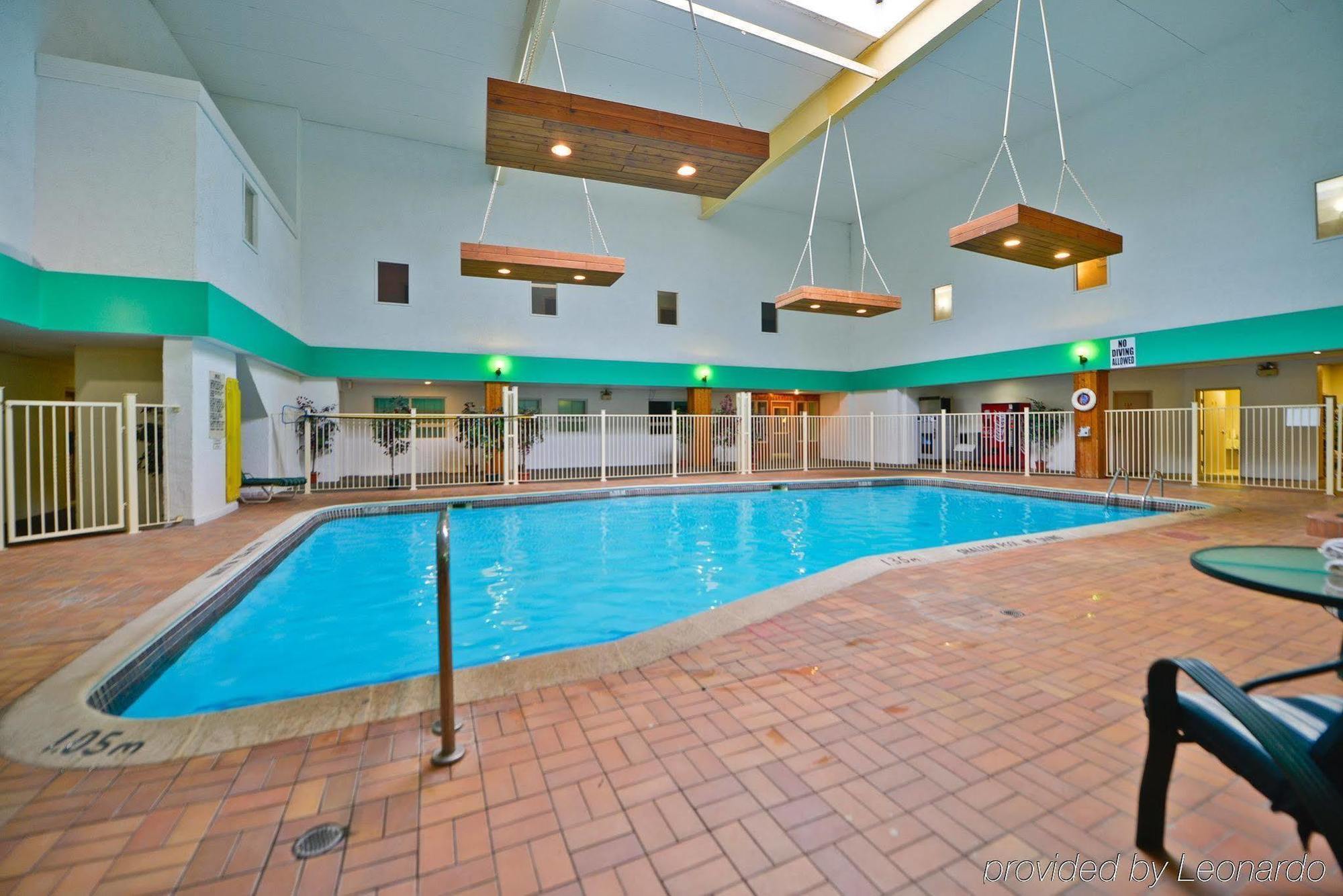 Best Value Inn & Suites Парри-Саунд Экстерьер фото
